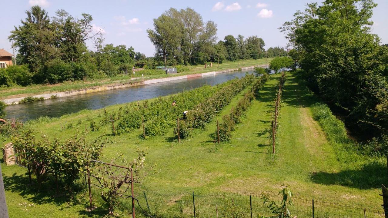 Agriturismo Cascina Poscallone Аббіатеґрассо Екстер'єр фото